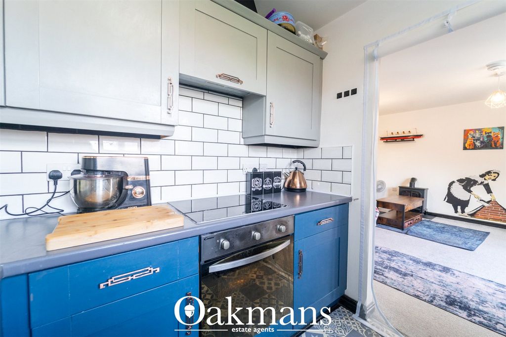2 bed flat for saleDesign Close, Bromsgrove, Worcestershire B60 photo 4