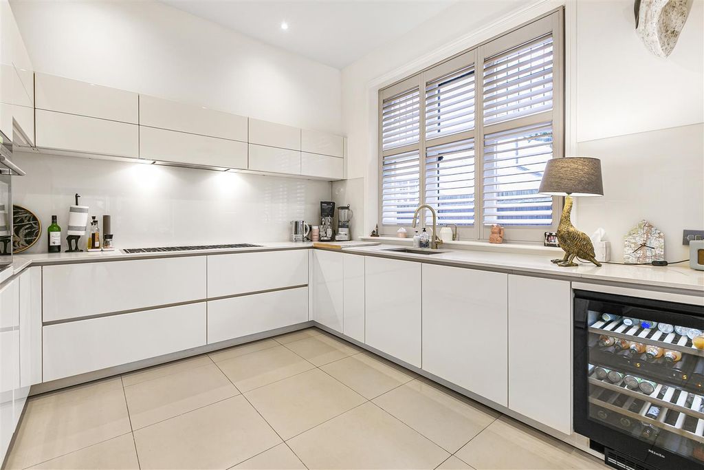 Additional image 16 of 6 bed semi-detached house for saleSt. Catherines Road, Broxbourne EN10