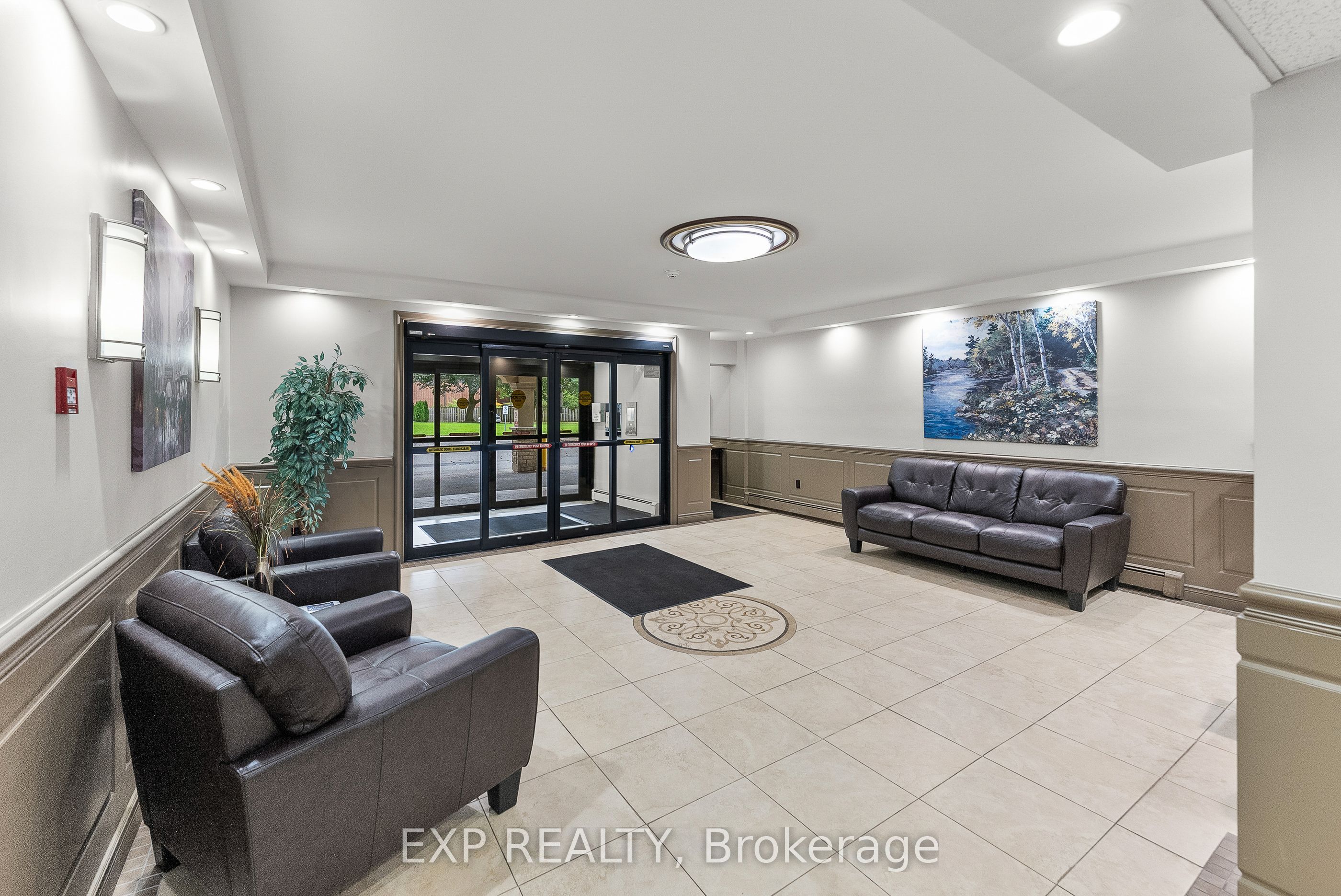 Additional image 2 of 407-6390 Huggins Street, Niagara Falls, ON, L2J 1H1