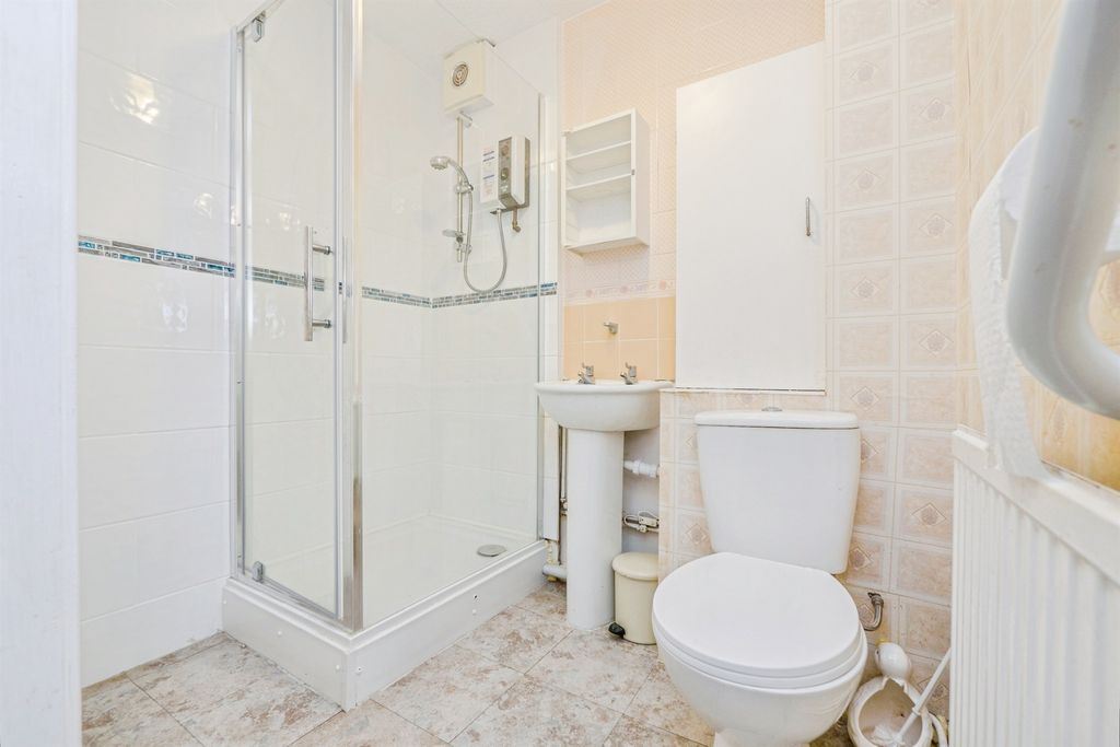 Additional image 8 of 2 bed flat for saleWordsworth Avenue, Roath, Cardiff CF24