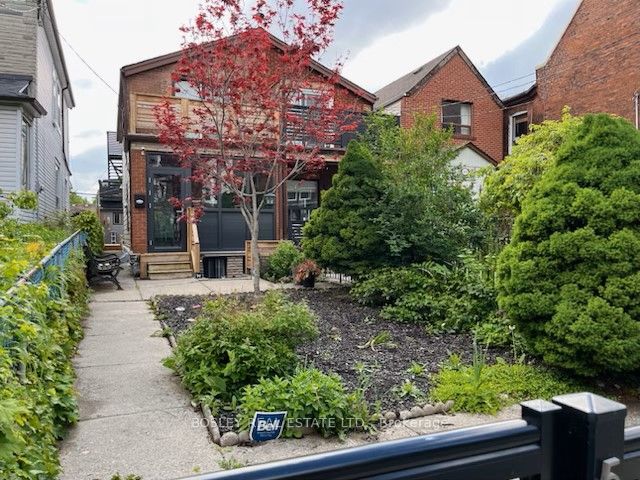 Lower-519 Crawford Street, Toronto, ON, M6G 3J9