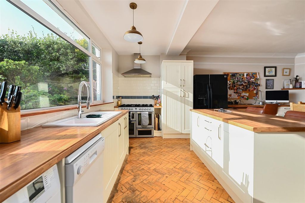 Additional image 11 of 3 bed flat for saleChannel View, Bexhill-On-Sea TN40