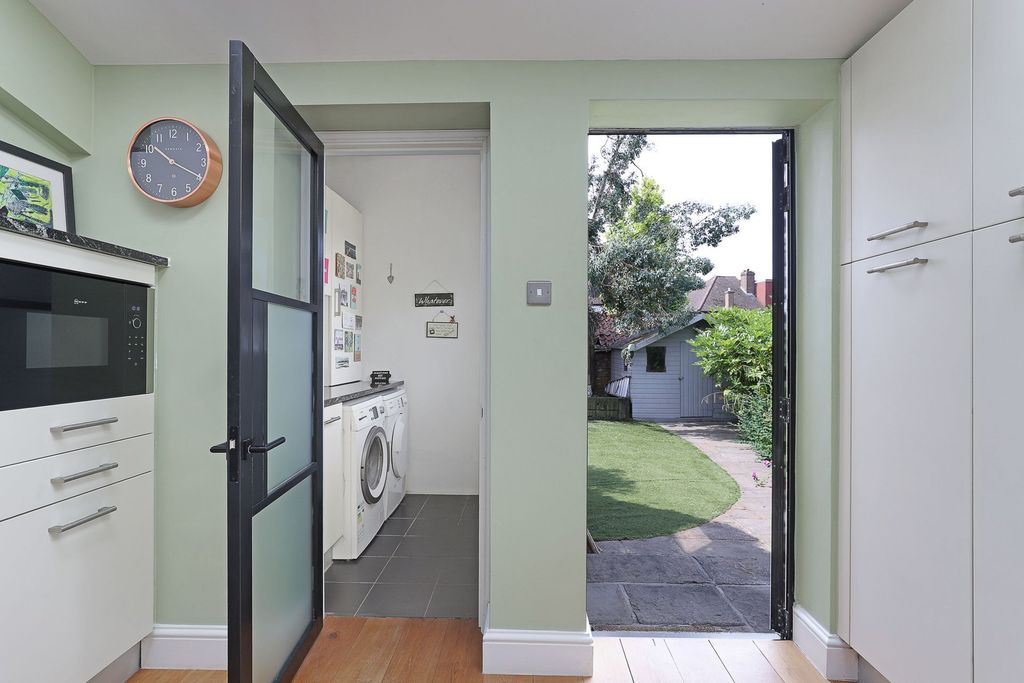 Additional image 19 of 4 bed semi-detached house for saleHills Road, Buckhurst Hill IG9