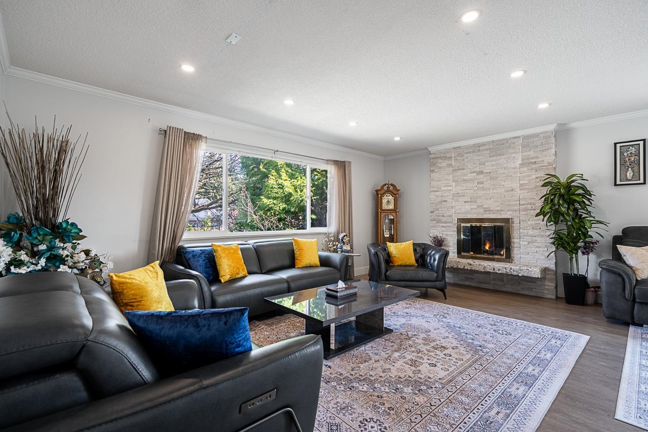 Additional image 2 of 2333 Kirkstone Road, North Vancouver, BC, V7J 3M1