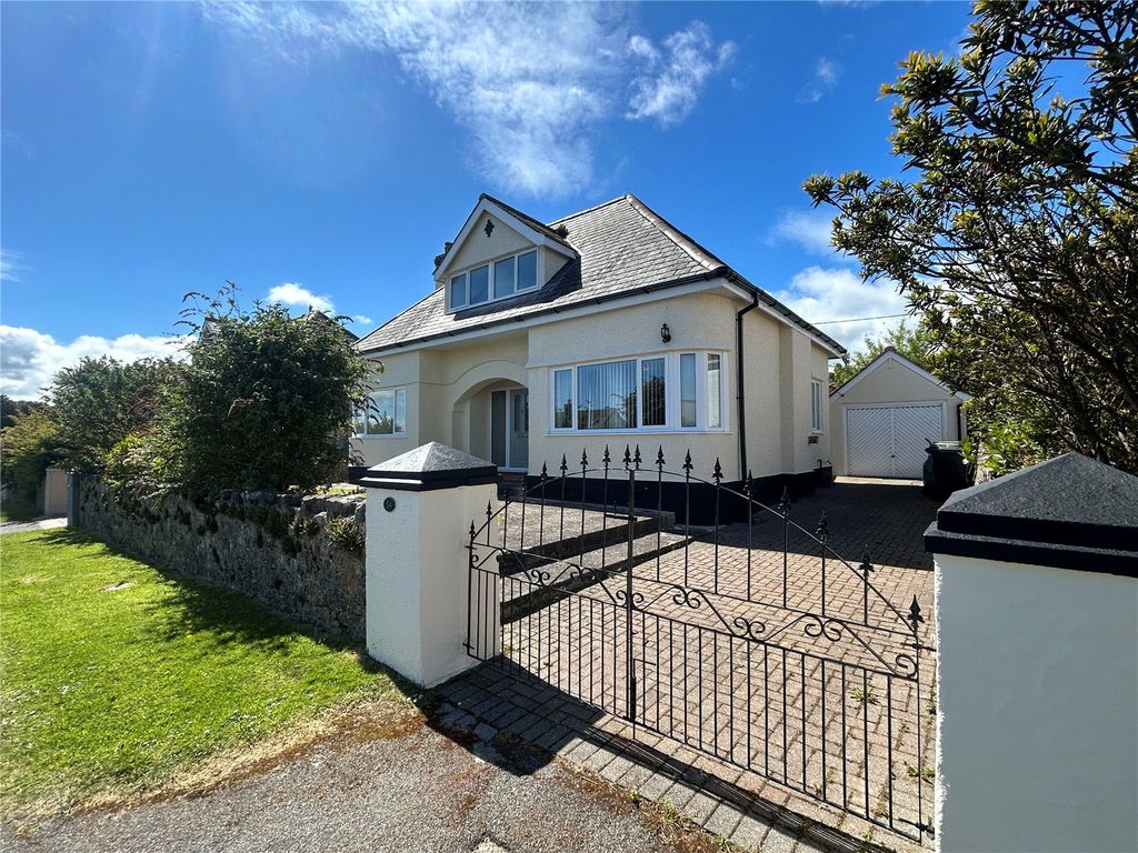 3 bed detached house for saleBay View Road, Benllech, Isle Of Anglesey LL74