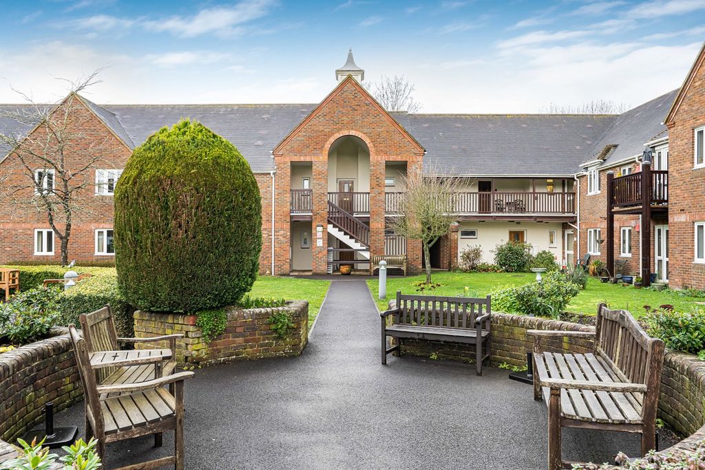 Additional image 12 of 2 bed flat for saleAdams Way, Alton, Hampshire GU34