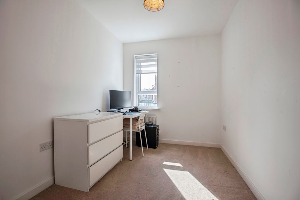 Additional image 9 of 2 bed flat for salePlanets Way, Biggleswade, Bedfordshire SG18