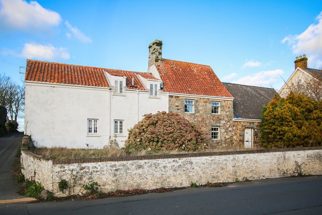 4 bed property for saleForest Road, Guernsey GY8