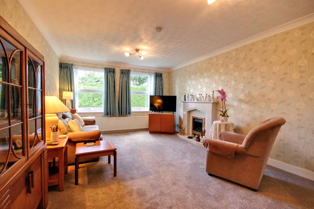 Additional image 2 of 2 bed flat for saleTudor Court, Beverley Road, Willerby, Hull HU10