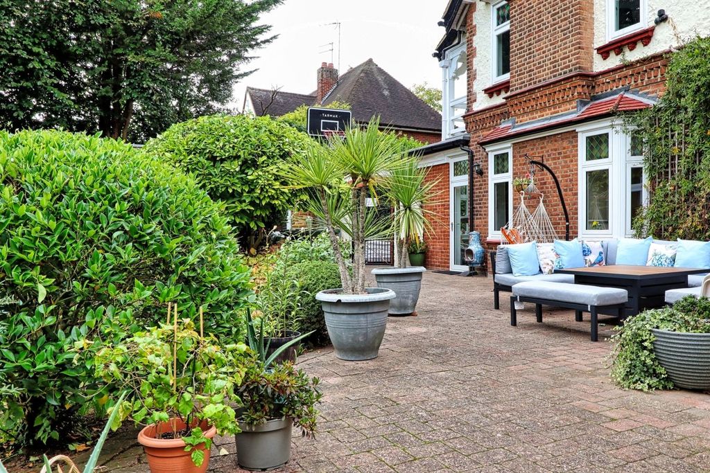 Additional image 31 of 5 bed detached house for saleBurntwood Avenue, Emerson Park, Hornchurch RM11