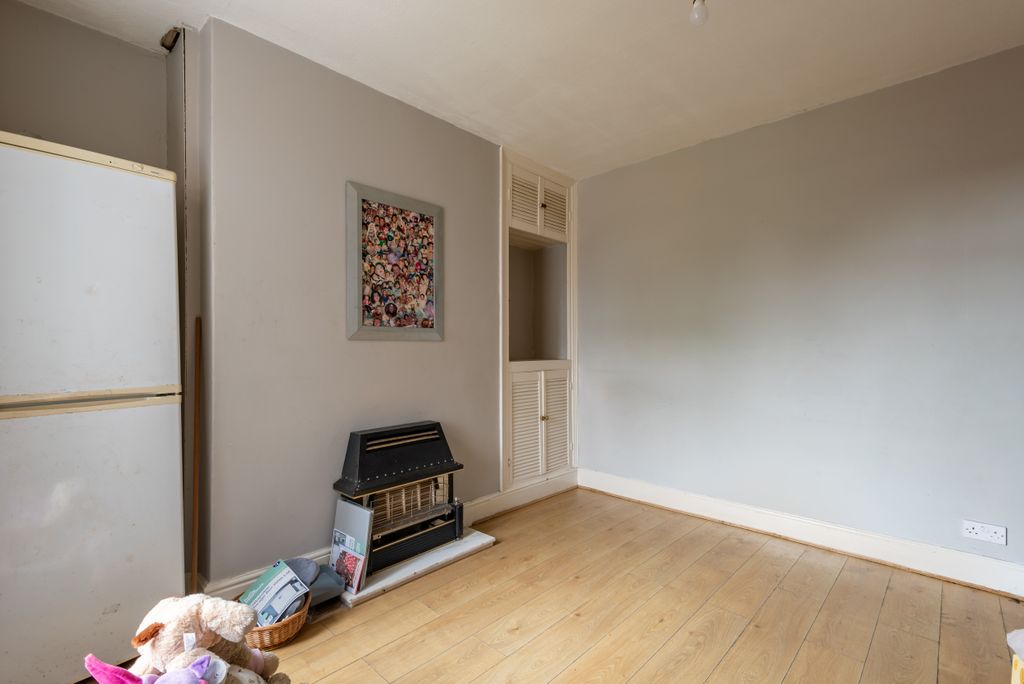 Additional image 7 of 3 bed terraced house for saleSilver Street, Barnetby DN38