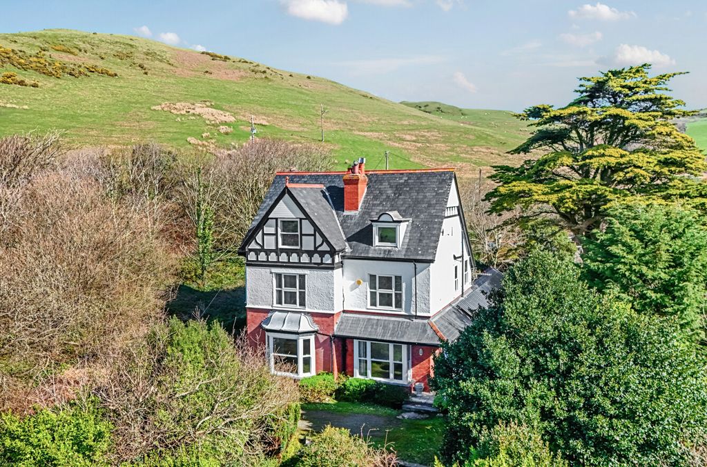 8 bed detached house for saleAberdovey, Gwynedd LL35