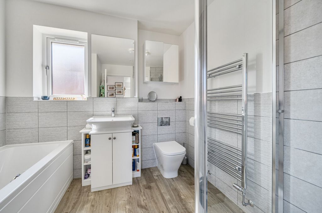 Additional image 20 of 3 bed detached house for saleQuiller Avenue, Arborfield Green, Reading, Berkshire RG2