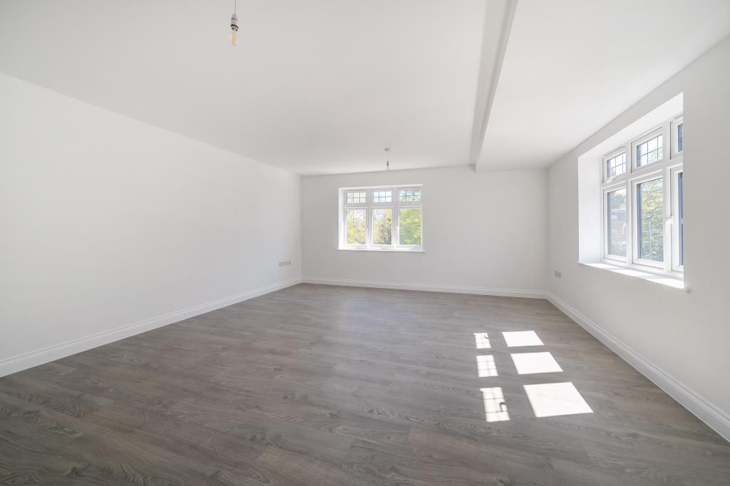 2 bed flat for saleFlat 2 The Squirrels, Squirrel Lane SL4 photo 3