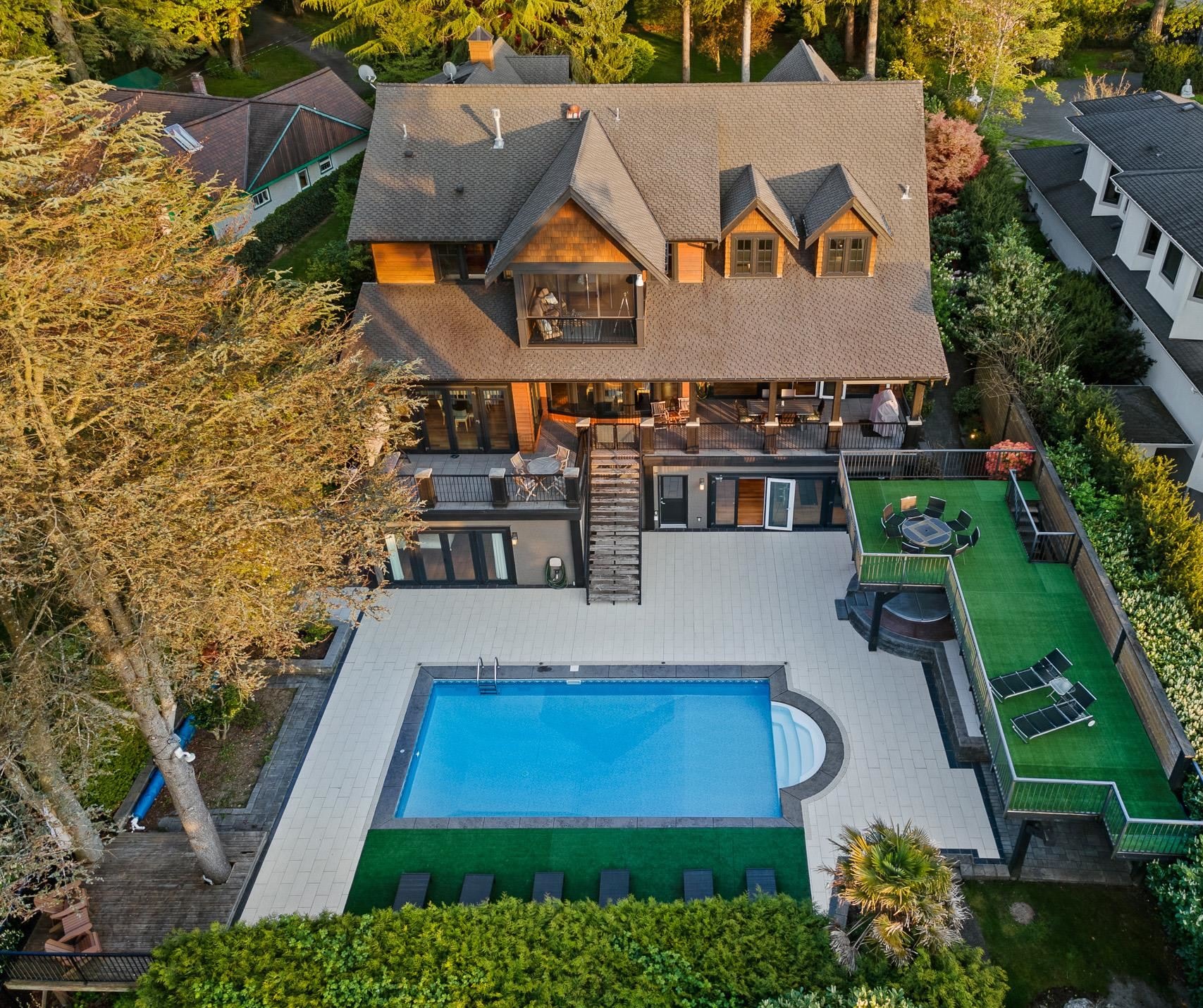 Additional image 5 of 2737 Crescent Drive, Surrey, BC, V4A 3J9