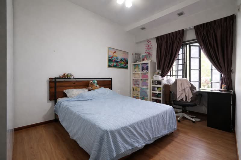 131 Serangoon Avenue 3 photo 2