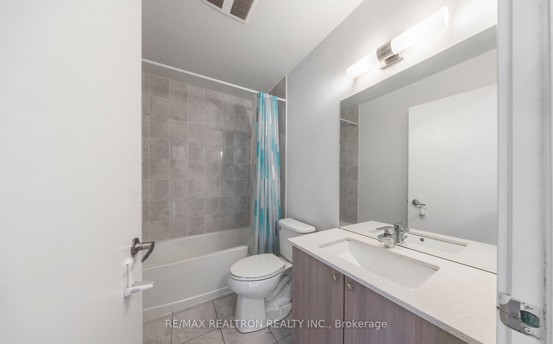 Additional image 3 of 2201-1255 Bayly Street, Pickering, ON, L1W 1L7