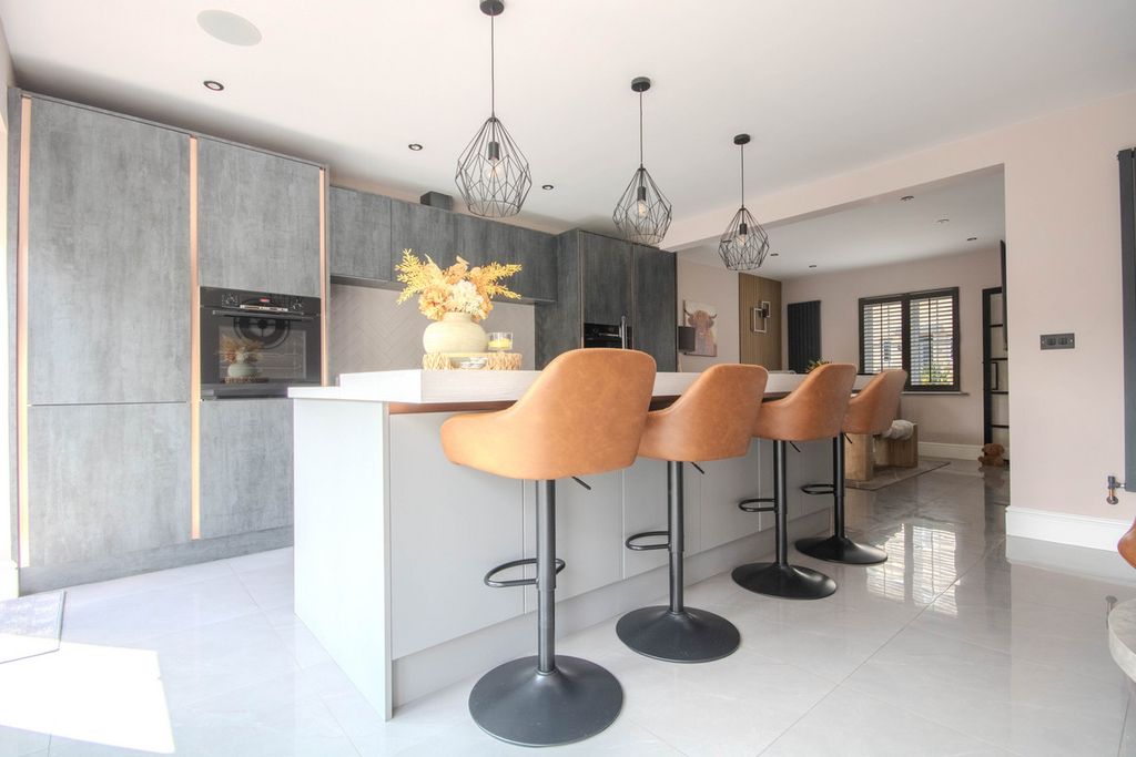 Additional image 9 of 4 bed detached house for saleLong Heath Close, Caerphilly CF83