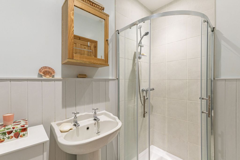 Additional image 9 of 5 bed detached house for saleAckender Road, Alton GU34