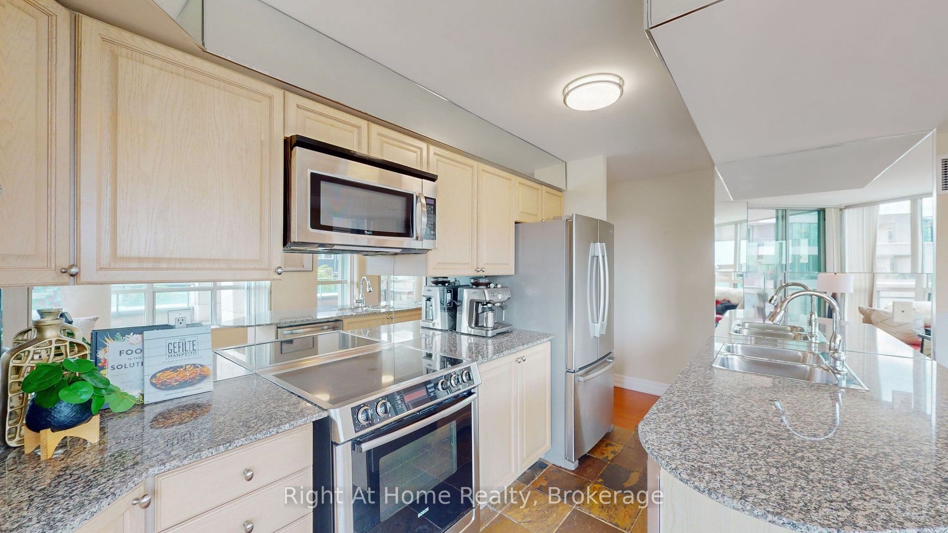 Additional image 5 of 209-228 Queens Quay W, Toronto, ON, M5J 2X1