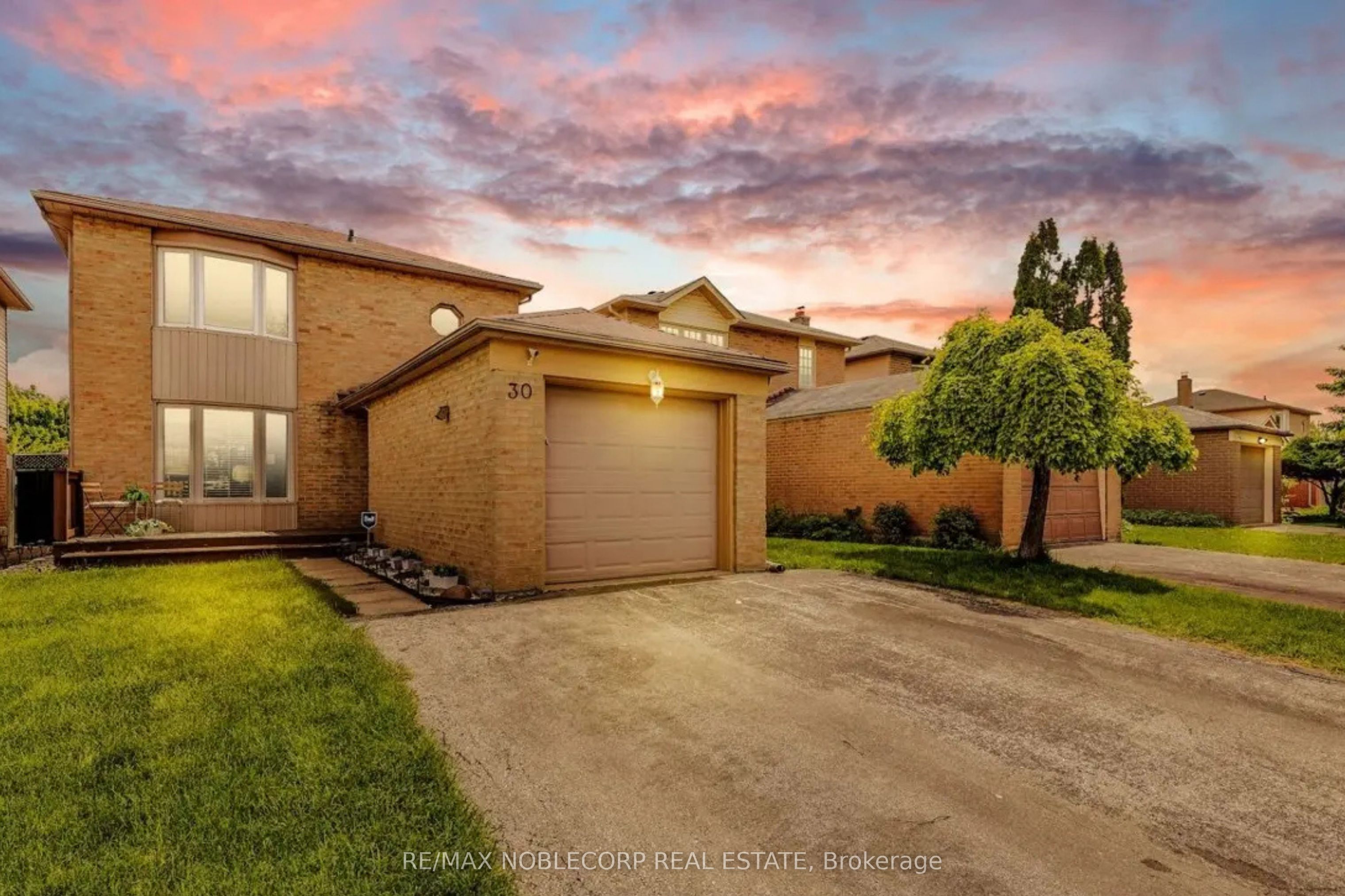 30 Mayberry Court, Brampton, ON, L6S 5B2