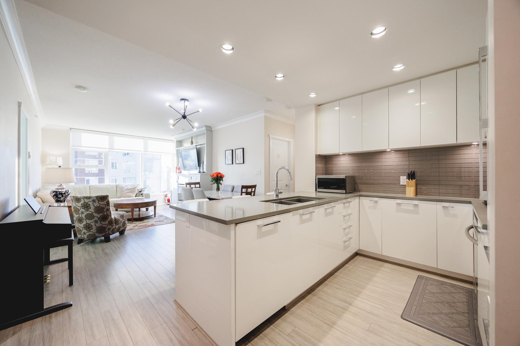 Additional image 3 of 2205-3102 Windsor Gate, Coquitlam, BC, V3B 0J3