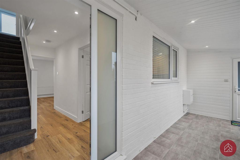 Additional image 8 of 3 bed flat for saleBucknell Road, Bicester OX26