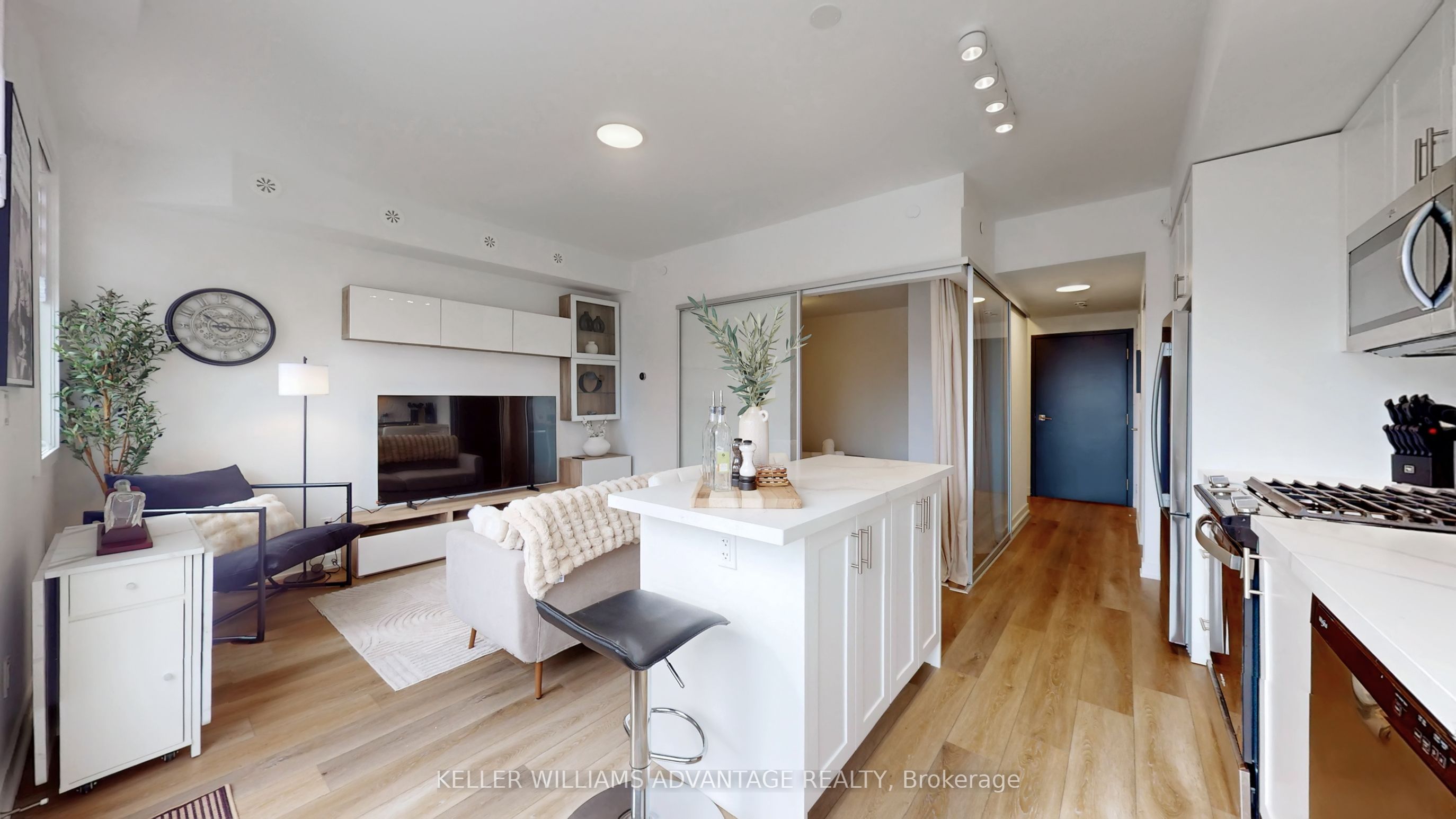 Additional image 4 of 2-1479 O'connor Drive, Toronto, ON, M4B 2V5