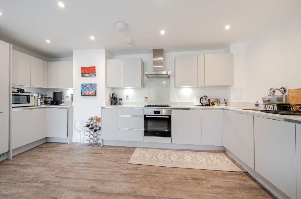 Additional image 3 of 2 bed flat for saleRoman Way, Beckenham, Kent BR3