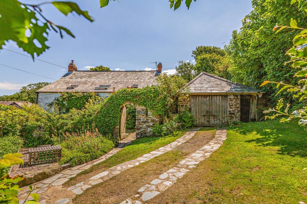 4 bed detached house for saleCrackington Haven, Bude, Cornwall EX23 photo 3