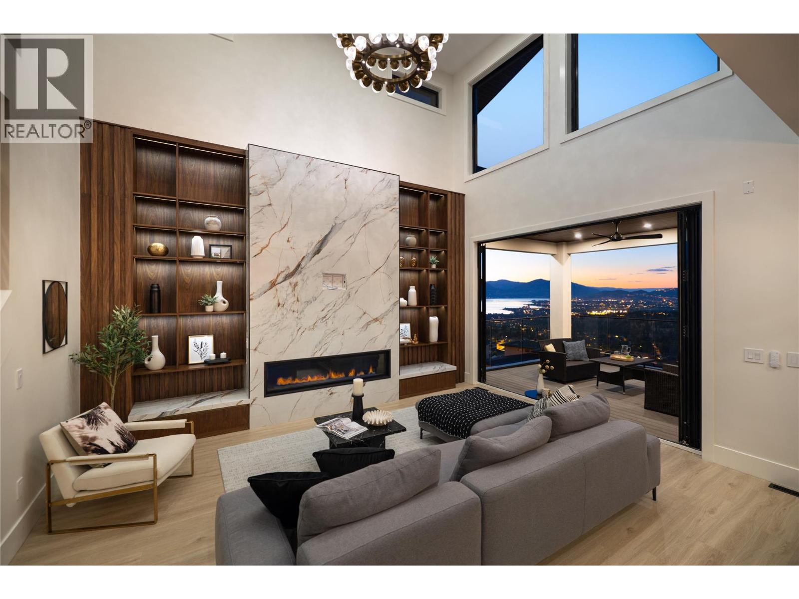 1016 Emslie Street, Kelowna, BC, V1W0C3