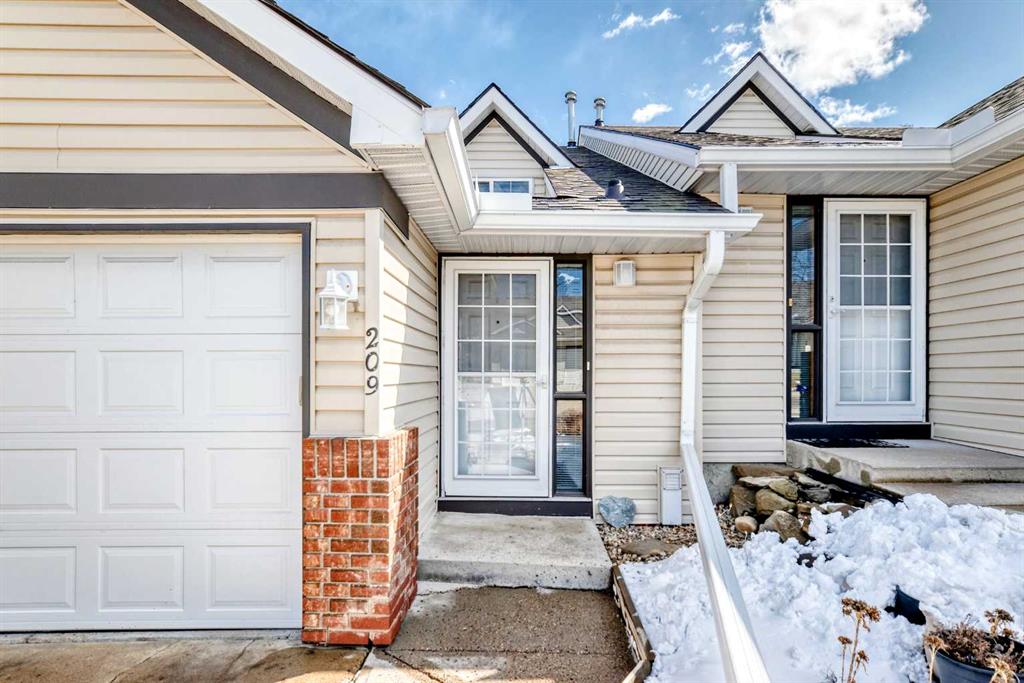 Additional image 3 of 209 Somervale Point SW, Calgary, AB, T2Y 3K4
