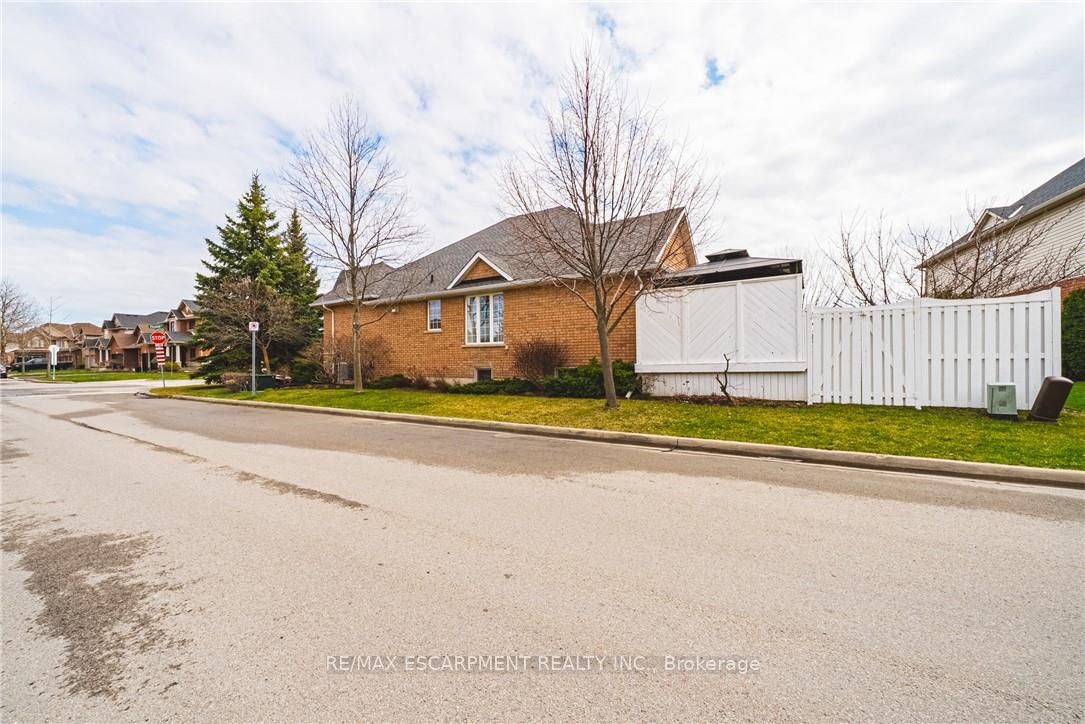 137 Pinehill Drive, Hamilton, ON, L0R 1P0 photo 4