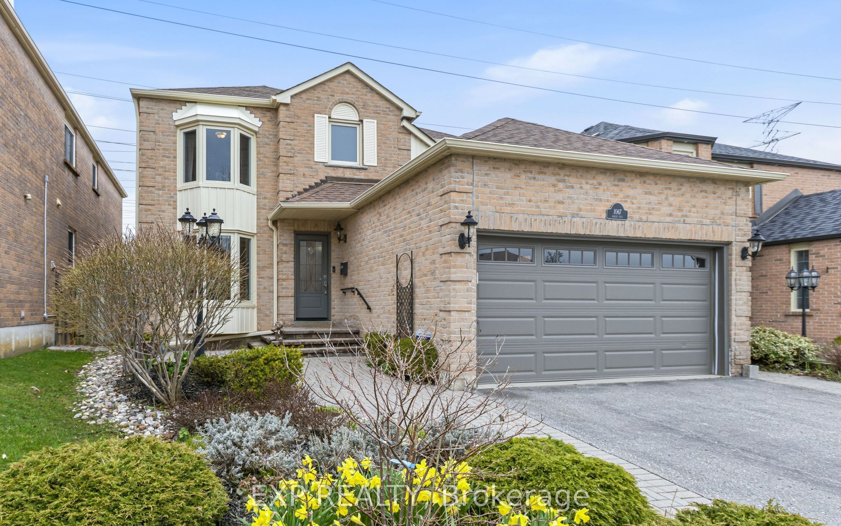 1067 Maury Crescent, Pickering, ON, L1X 1R4