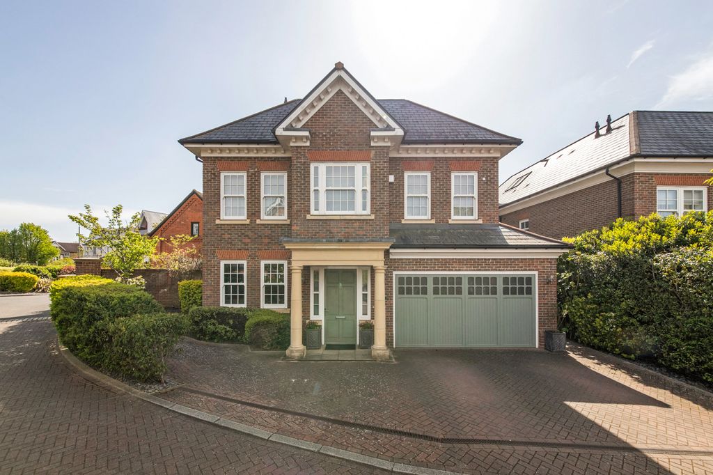 5 bed detached house for saleMarian Gardens, Hampton Grange BR1