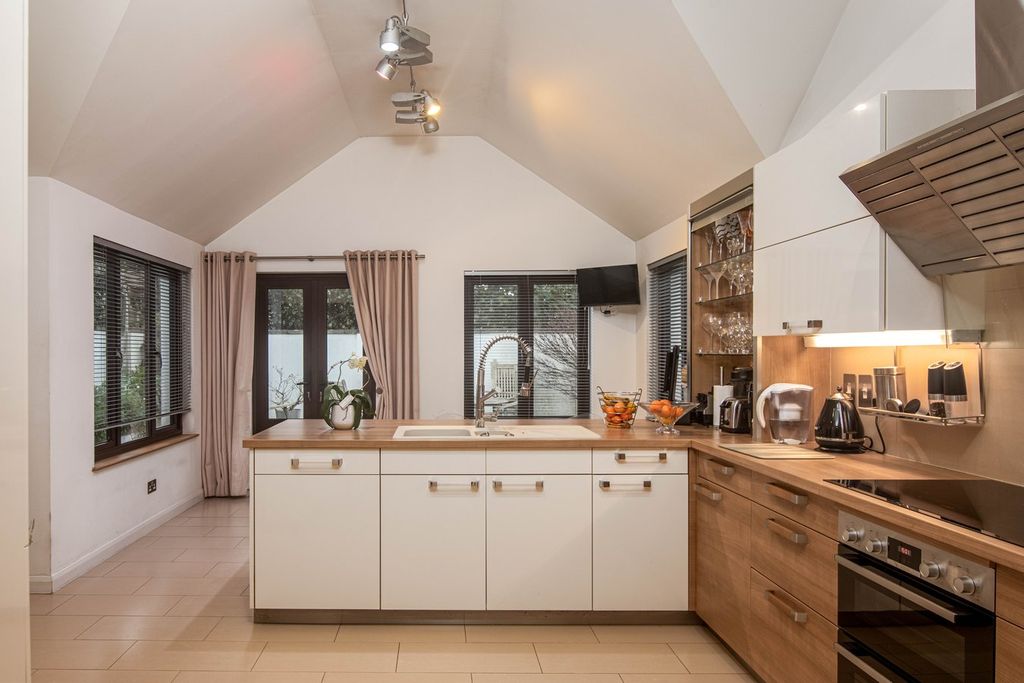 Additional image 11 of 4 bed detached house for salePark Estate, La Marquanderie, St Brelade JE3