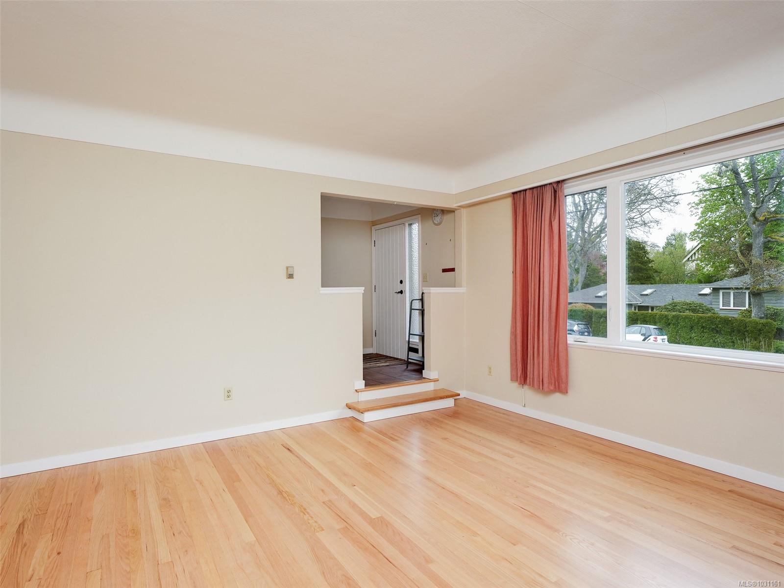 Additional image 5 of 984 Brighton Crescent, Victoria, BC, V8S 2G5