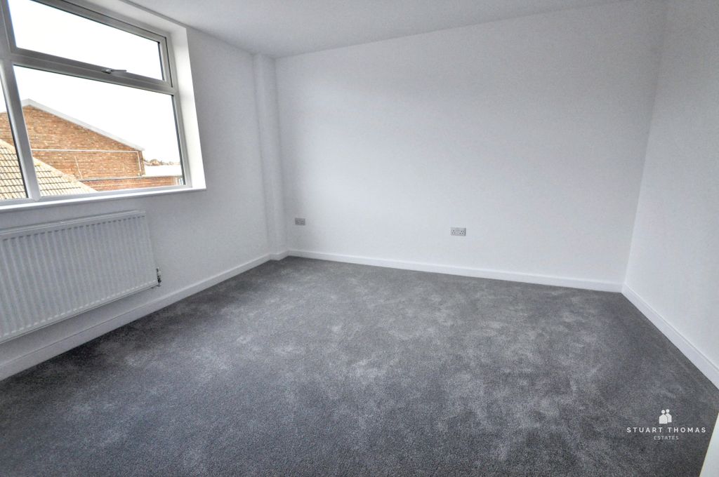 Additional image 5 of 2 bed flat for saleLondon Road, Hadleigh, Benfleet SS7