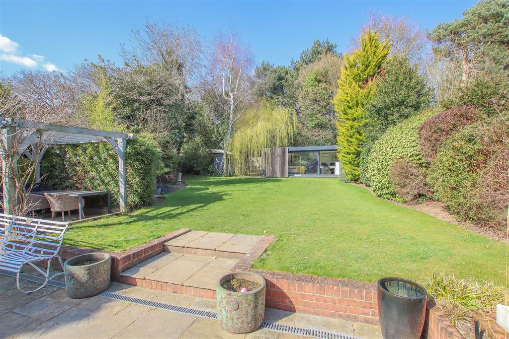 Additional image 6 of 6 bed semi-detached house for saleSt. Catherines Road, Broxbourne EN10