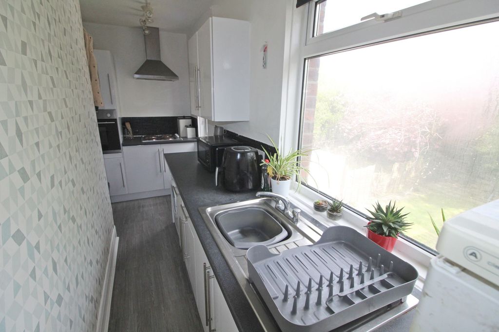 2 bed flat for saleNewsham Road, Blyth NE24 photo 3