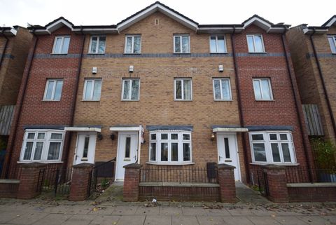 Stretford Road, Hulme, Manchester. M15, Room to rent