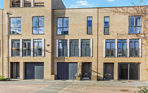 Plantation Avenue, Trumpington, Cambridge CB2
