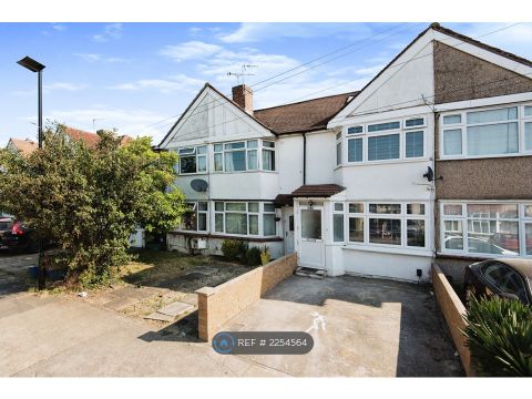 Hanover Avenue, Feltham TW13