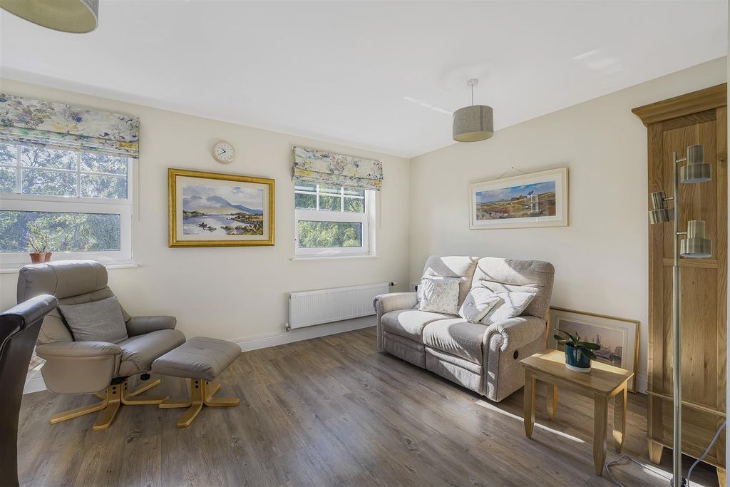Additional image 5 of 2 bed flat for saleWeir Road, Bexley DA5
