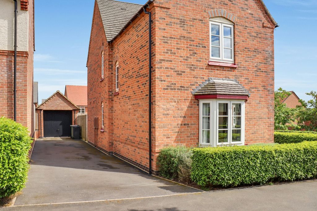 Additional image 2 of 4 bed detached house for saleSpring Avenue, Ashby-De-La-Zouch LE65