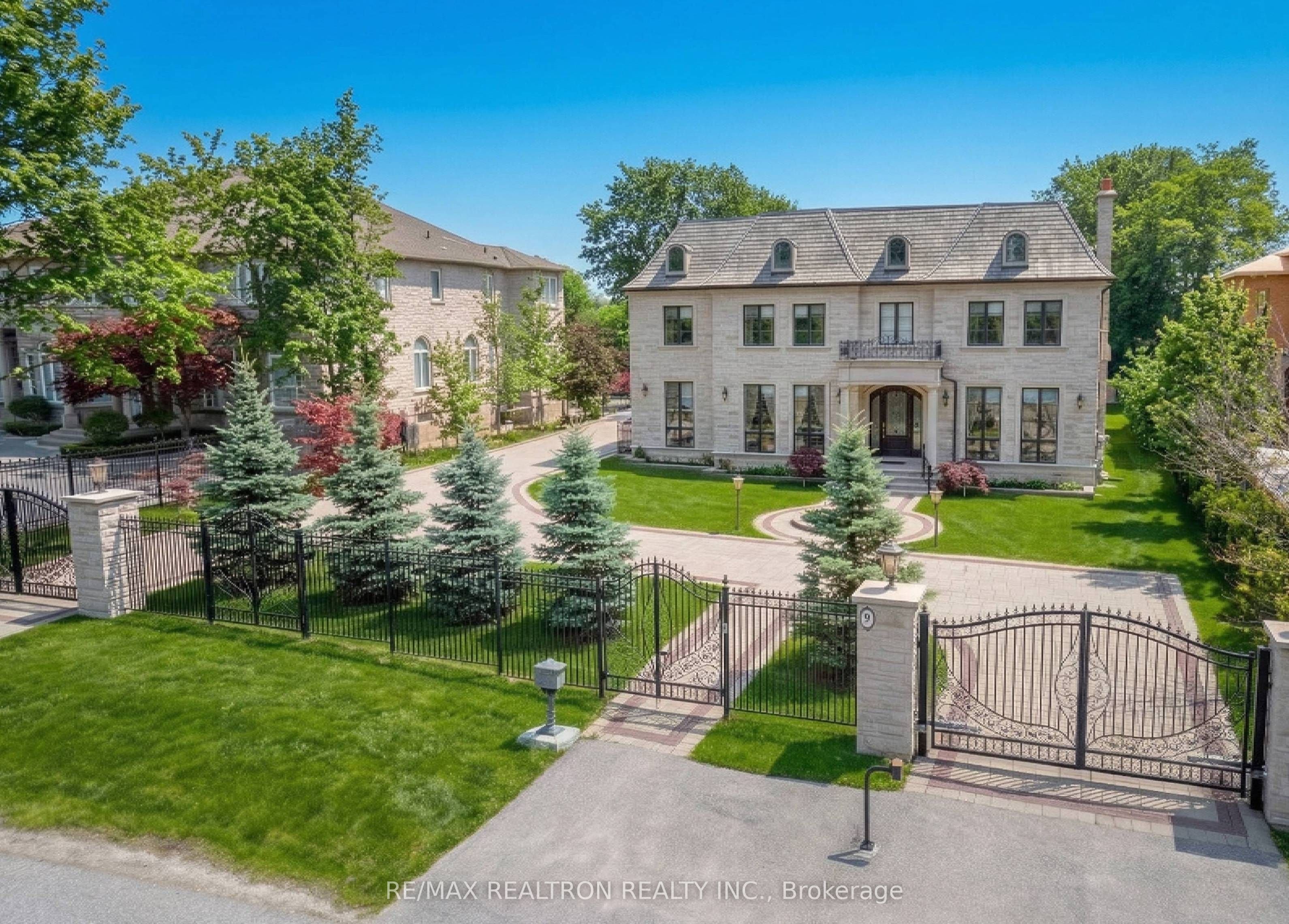 9 Thornbank Road, Vaughan, ON, L4J 2A1