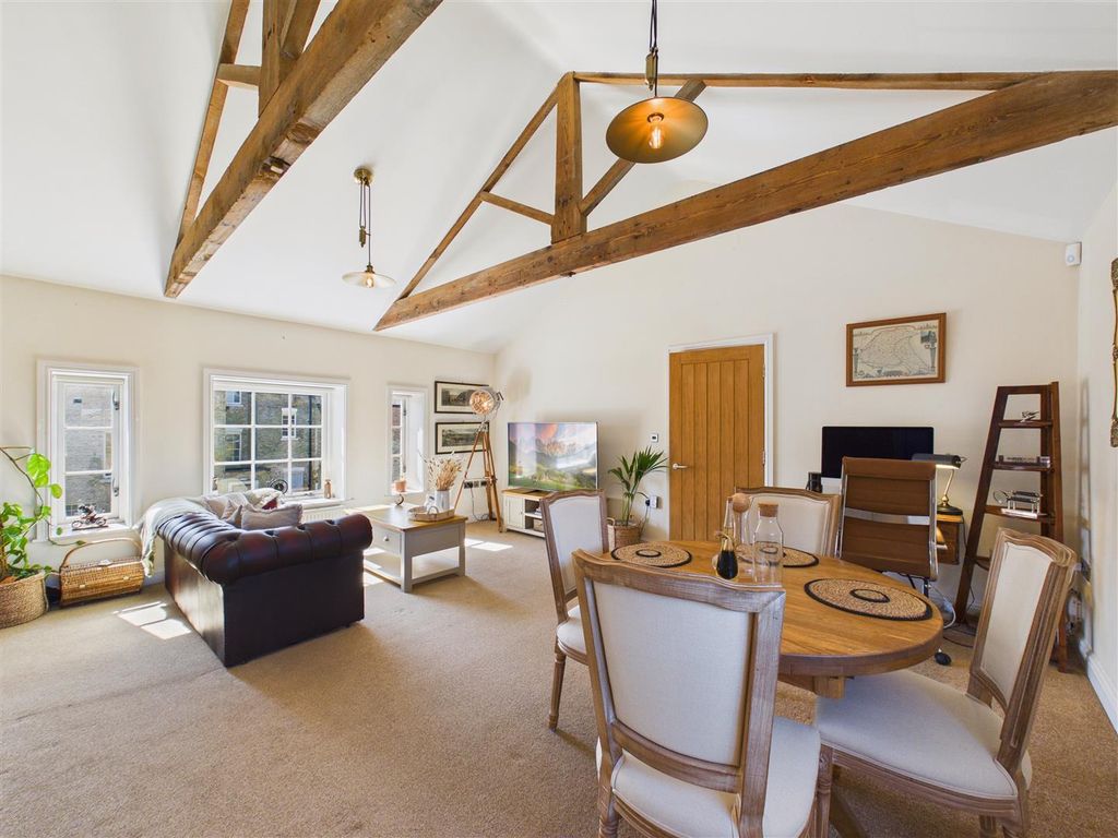 2 bed flat for saleThe Stables, Raywell, Cottingham HU16 photo 4