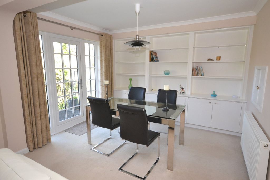 2 bed flat for saleLinks Road, Budleigh Salterton, Devon EX9 photo 4