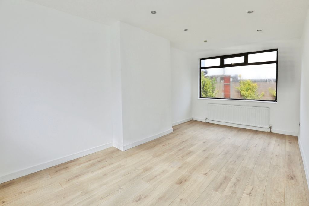 3 bed end terrace house for saleMonfa Road, Bootle L20 photo 5