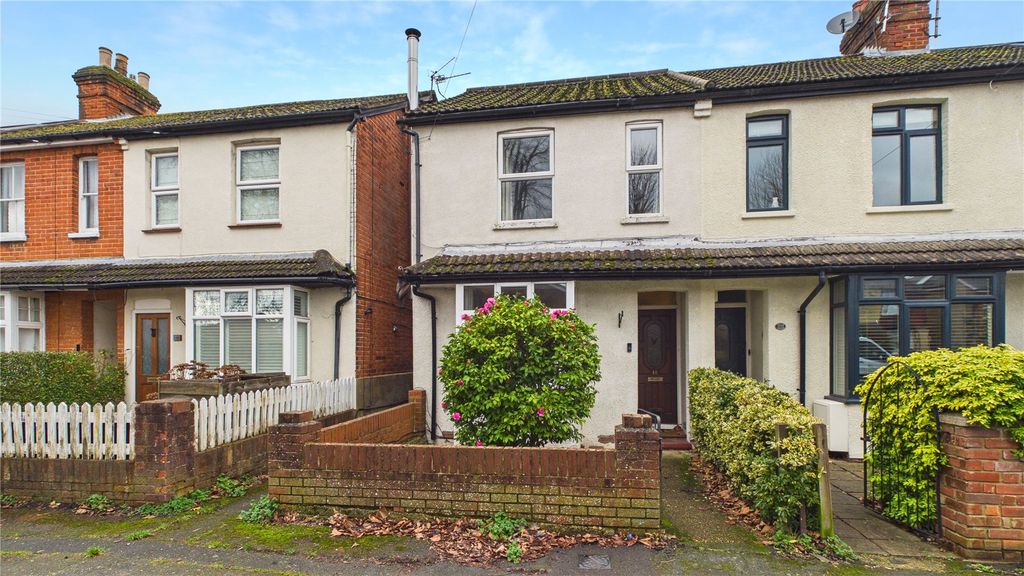 3 bed end terrace house for saleHorsell, Surrey GU21
